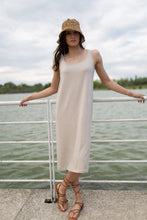 Cargar imagen en el visor de la galería, Vestido básico beige