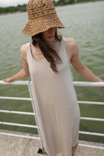 Cargar imagen en el visor de la galería, Vestido básico beige